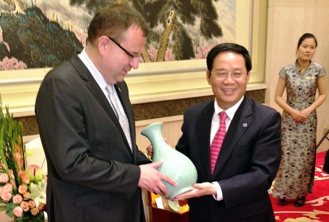 Guvernér provincie Zhejiang děkuje za podporu jeho misi