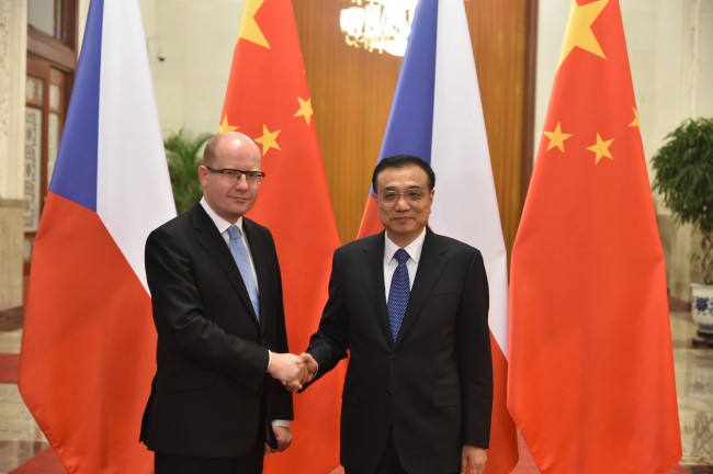 Během návštěvy premiéra Bohuslava Sobotky v Číně bylo podepsáno 31 dohod