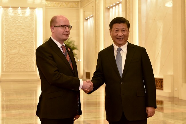 捷克共和国总理与中国国家主席、国务院总理进行了会面